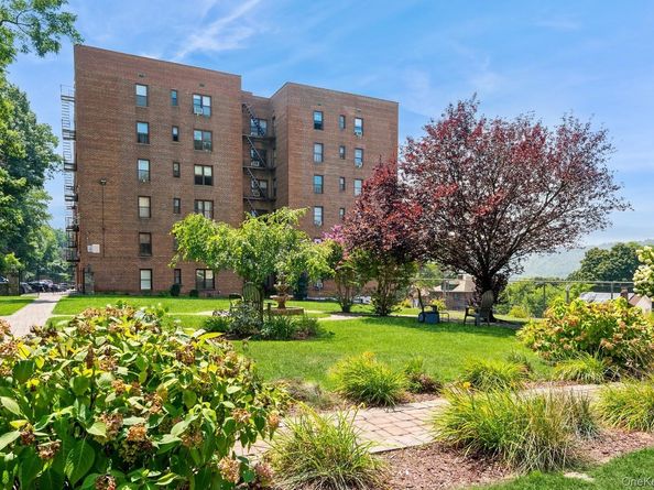 678 Warburton Avenue 5J, Yonkers NY 10701