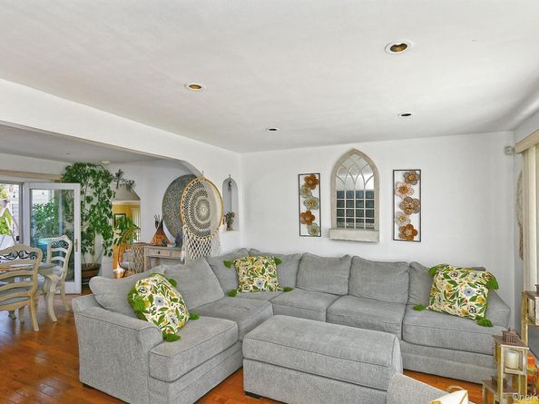 899 Brent Drive, Wantagh NY 11793