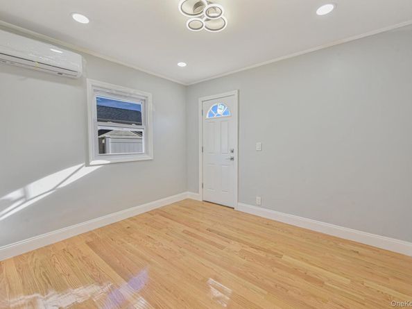 52 State Street, Valley Stream NY 11580