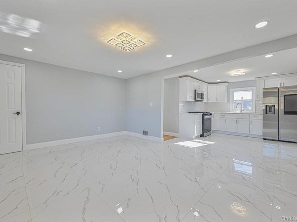 52 State Street, Valley Stream NY 11580