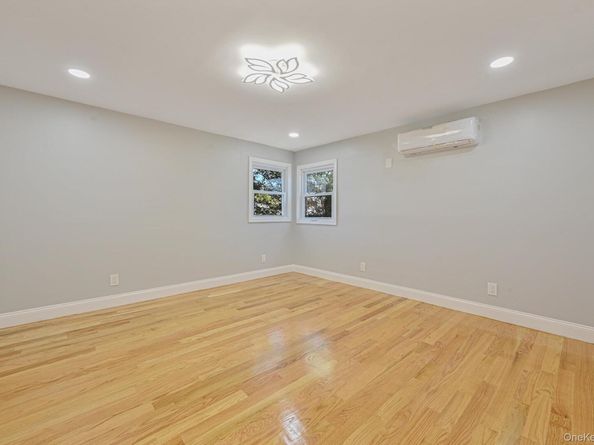 52 State Street, Valley Stream NY 11580