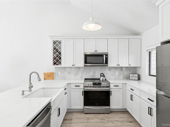 52 Fairway Place 14, Montauk NY 11954