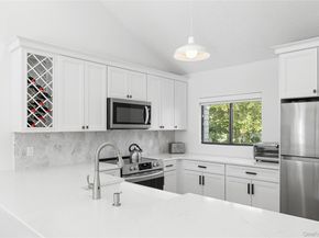 52 Fairway Place 14, Montauk NY 11954