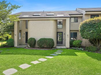 52 Fairway Place