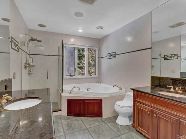 105 Cliff Road, Port Jefferson NY 11777