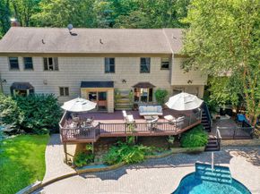105 Cliff Road, Port Jefferson NY 11777