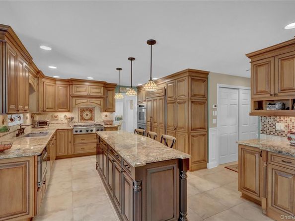 105 Cliff Road, Port Jefferson NY 11777