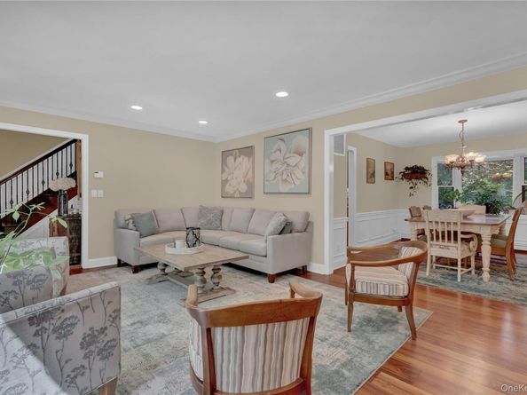 105 Cliff Road, Port Jefferson NY 11777