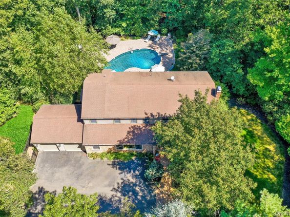105 Cliff Road, Port Jefferson NY 11777