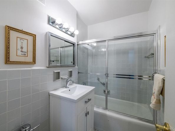 1255 North Avenue B 6Q, New Rochelle NY 10804