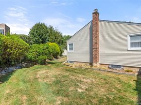 3 Peartree Lane, Huntington Station NY 11746