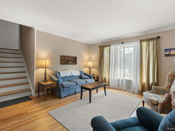 3 Peartree Lane, Huntington Station NY 11746