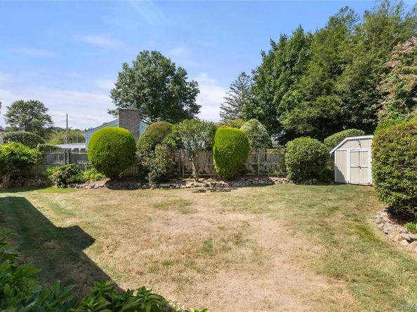 3 Peartree Lane, Huntington Station NY 11746