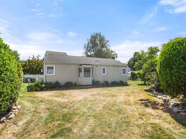 3 Peartree Lane, Huntington Station NY 11746