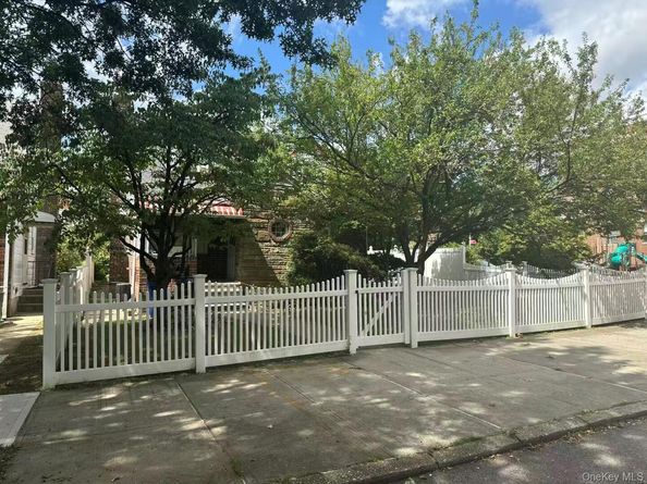 4604 195th Street, Flushing NY 11358