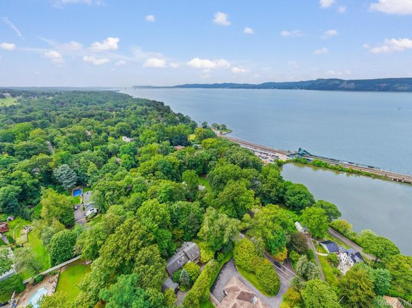 155 Revolutionary Road, Briarcliff Manor NY 10510