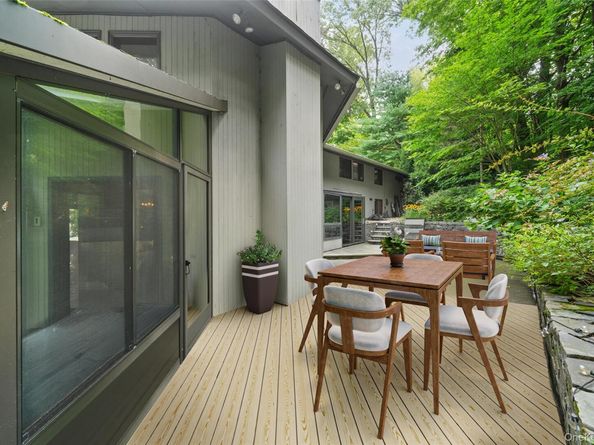 155 Revolutionary Road, Briarcliff Manor NY 10510