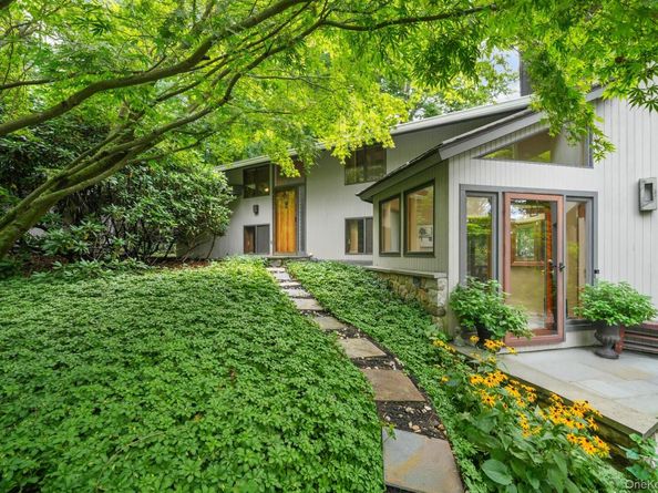 155 Revolutionary Road, Briarcliff Manor NY 10510
