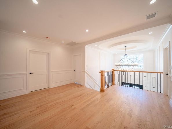 957 Dana Avenue, Valley Stream NY 11580