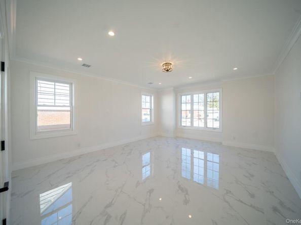 957 Dana Avenue, Valley Stream NY 11580