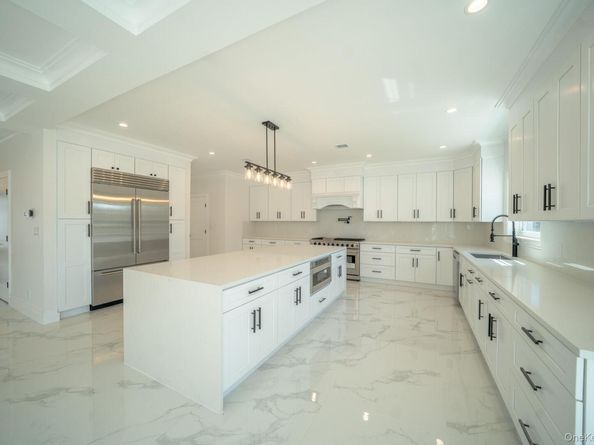 957 Dana Avenue, Valley Stream NY 11580