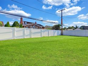 27 Red Maple Drive N, Levittown NY 11793