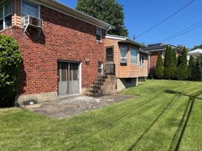 26 Duke Drive, Manhasset Hills NY 11040