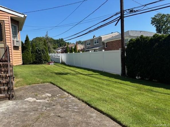 26 Duke Drive, Manhasset Hills NY 11040