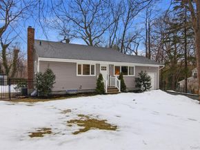 23 Gay Lore Drive, Huntington NY 11743