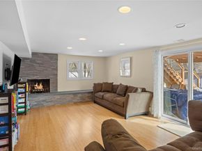 5 Metcale Lane, East Northport NY 11731