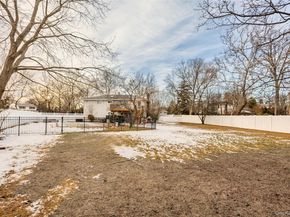 5 Metcale Lane, East Northport NY 11731