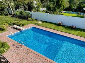 5 Metcale Lane, East Northport NY 11731