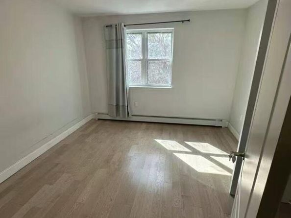 14849 58th Road, Flushing NY 11355