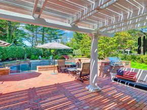 15 Pironi Court, Woodbury NY 11797