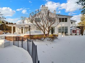 15 Pironi Court, Woodbury NY 11797