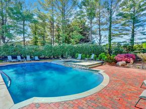 15 Pironi Court, Woodbury NY 11797