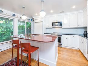 160 Hampshire Road, Bronxville NY 10708