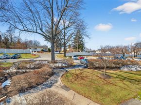 2 Wyndover Woods Lane 16, White Plains NY 10603