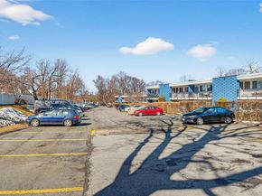 2 Wyndover Woods Lane 16, White Plains NY 10603