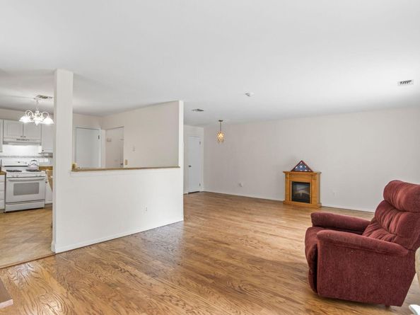 124 Erin Lane, East Setauket NY 11733