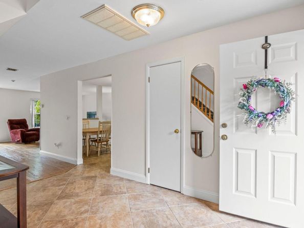 124 Erin Lane, East Setauket NY 11733