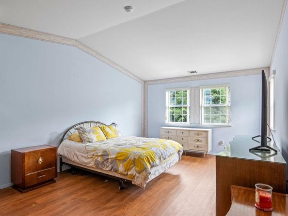 124 Erin Lane, East Setauket NY 11733