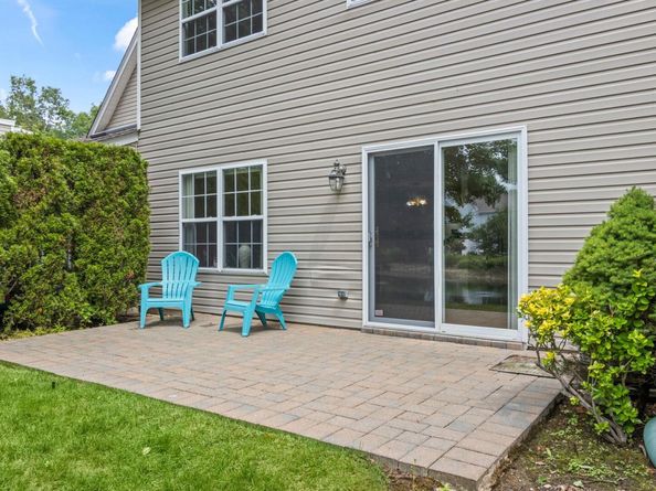124 Erin Lane, East Setauket NY 11733