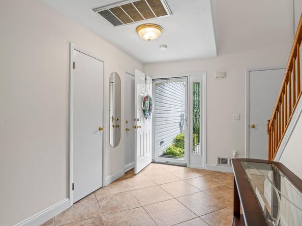 124 Erin Lane, East Setauket NY 11733