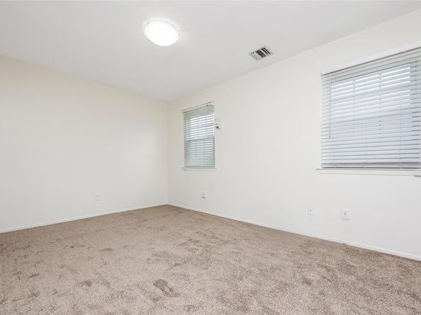 116 Westend Avenue 21, Freeport NY 11520