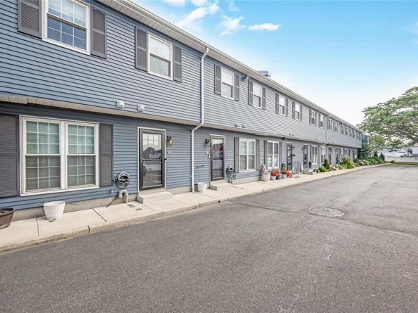 116 Westend Avenue 21, Freeport NY 11520