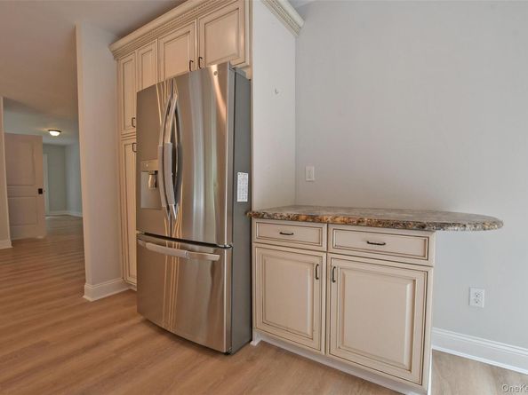 39 Hill Street E, Wading River NY 11792