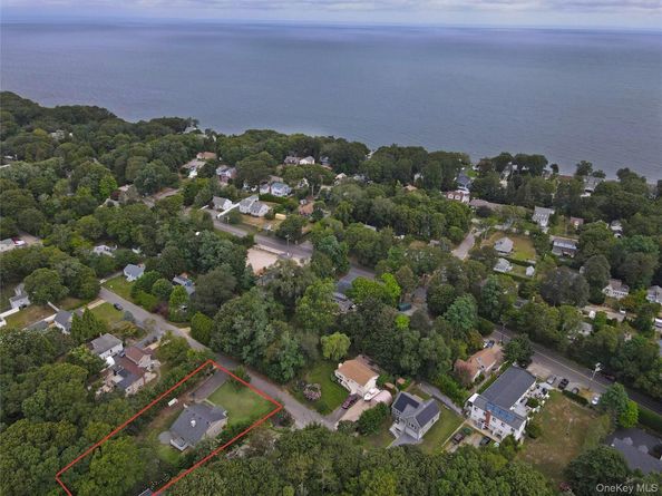 39 Hill Street E, Wading River NY 11792