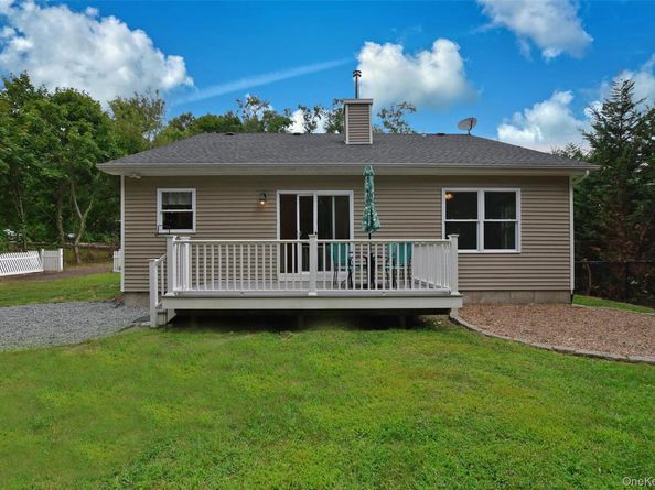 39 Hill Street E, Wading River NY 11792