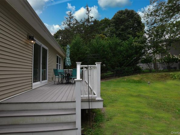 39 Hill Street E, Wading River NY 11792